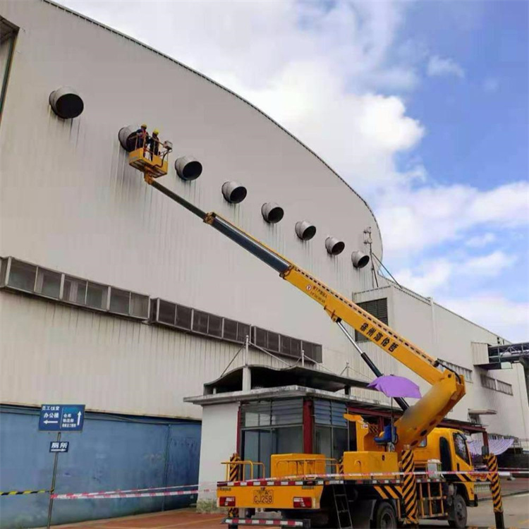 沽源县高空作业车出租服务：专业广告牌安装解决方案